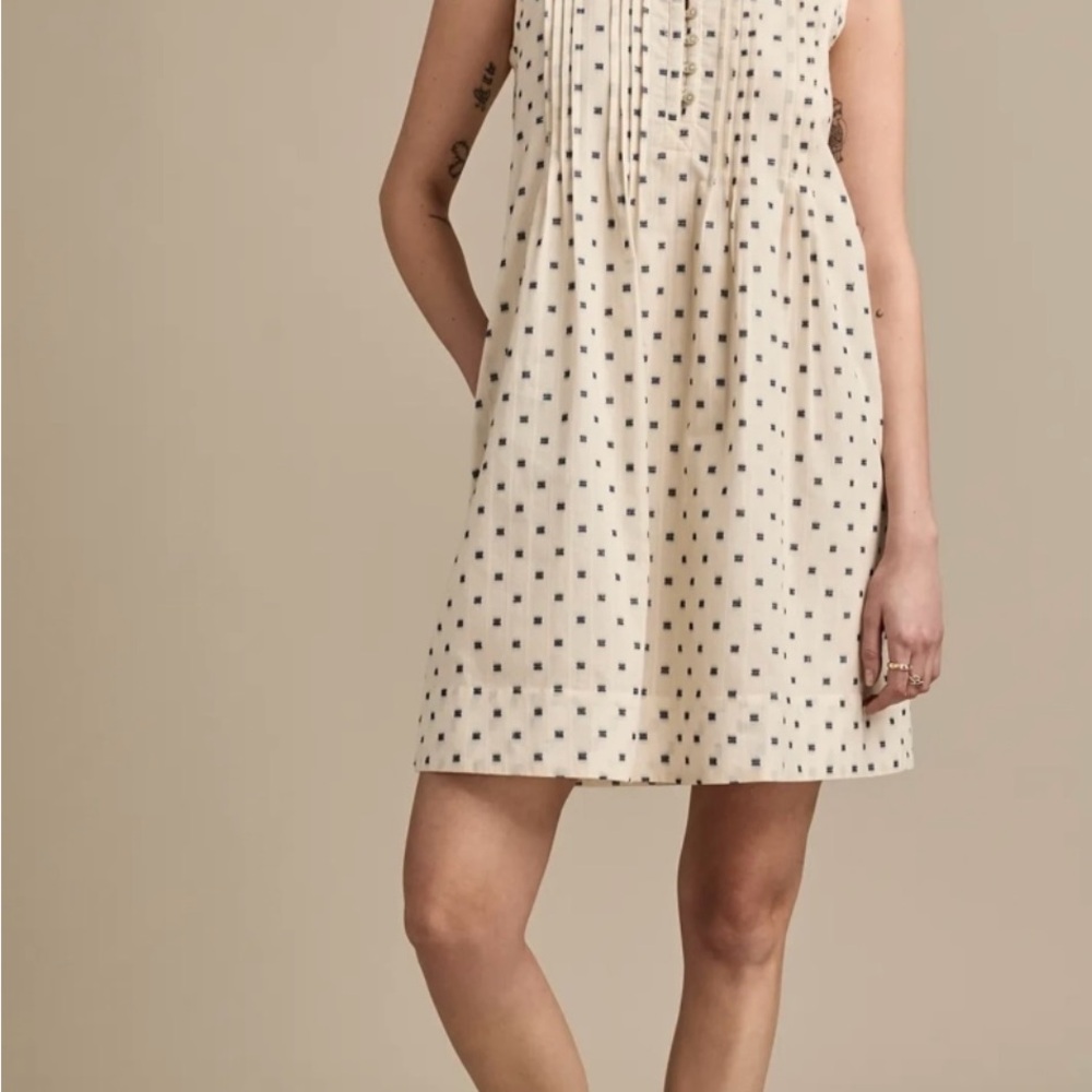 NWT ☘️ Chic Cream and Black Mini Dress